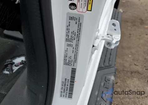 2024 Ram 1500 Laramie z USA, uszkodzony, nr VIN 1C6SRFJT0RN131446